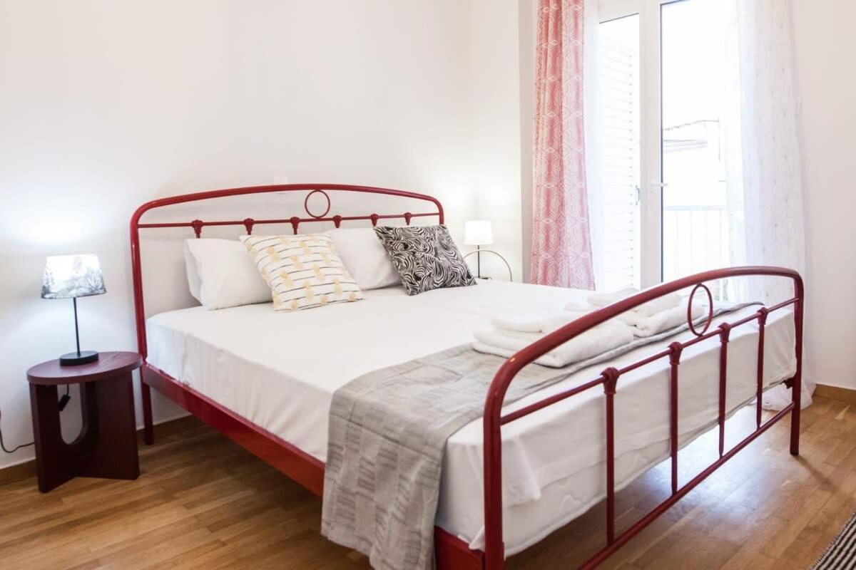 Contemporary Stylish Apartment Located Near Metaxourgeio Area أثينا المظهر الخارجي الصورة
