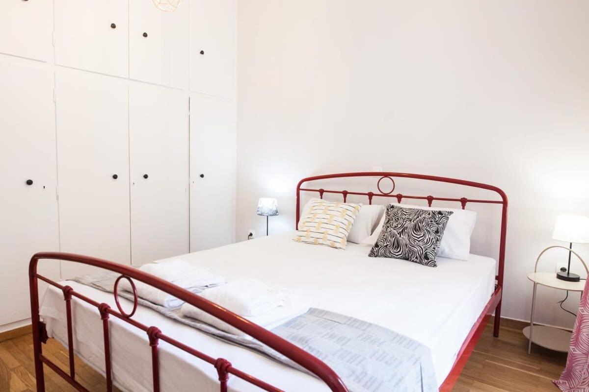 Contemporary Stylish Apartment Located Near Metaxourgeio Area أثينا المظهر الخارجي الصورة
