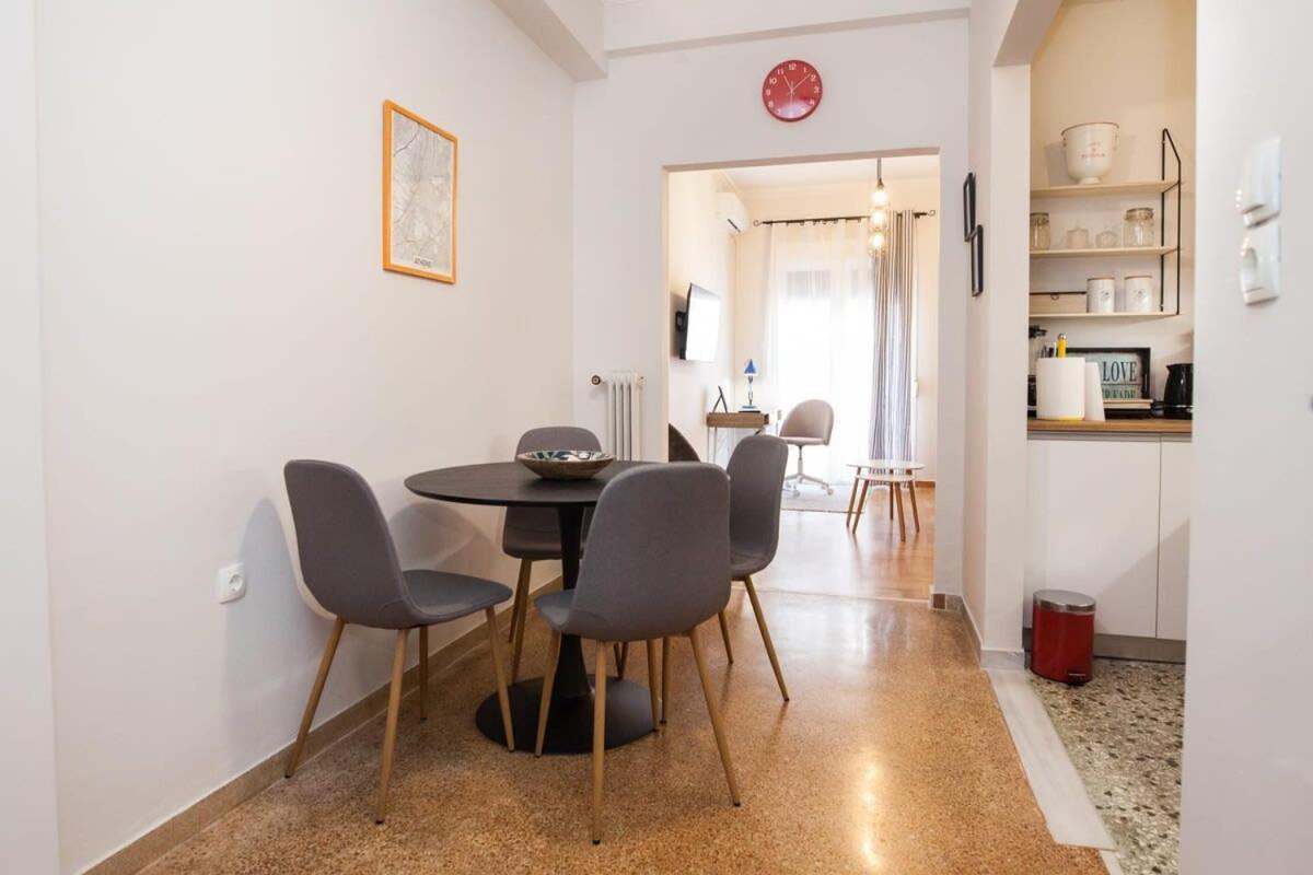 Contemporary Stylish Apartment Located Near Metaxourgeio Area أثينا المظهر الخارجي الصورة
