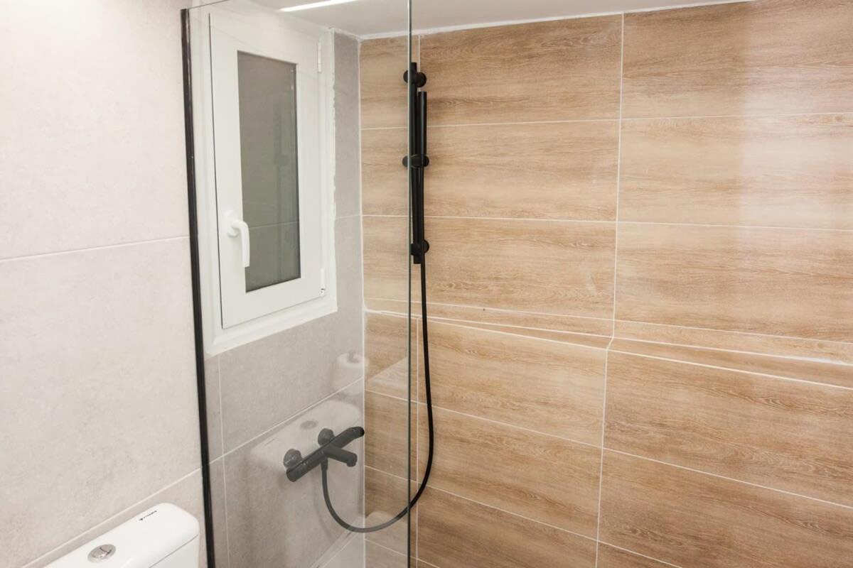 Contemporary Stylish Apartment Located Near Metaxourgeio Area أثينا المظهر الخارجي الصورة